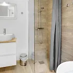 Amazing In Aakirkeby Vakantiehuis