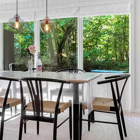 Amazing In Aakirkeby Vakantiehuis *