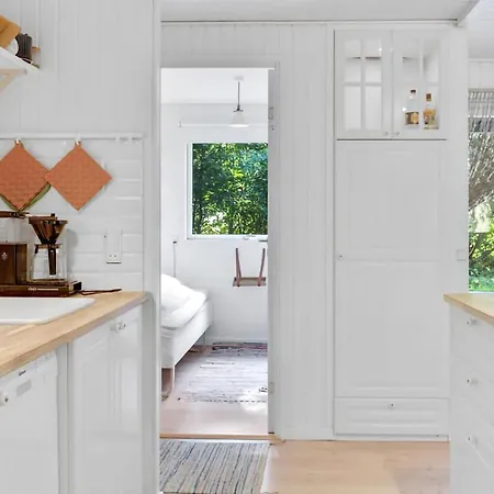 Amazing In Aakirkeby Vakantiehuis