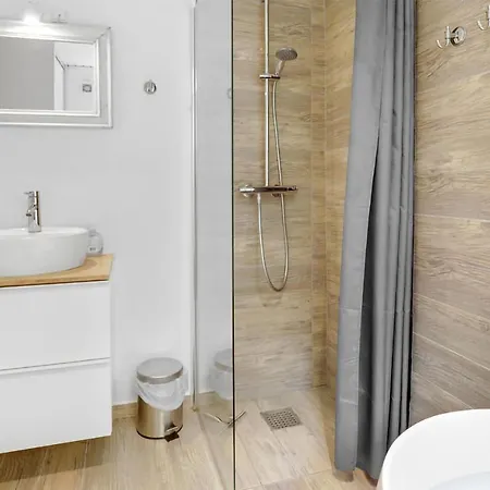 Amazing In Aakirkeby Vakantiehuis